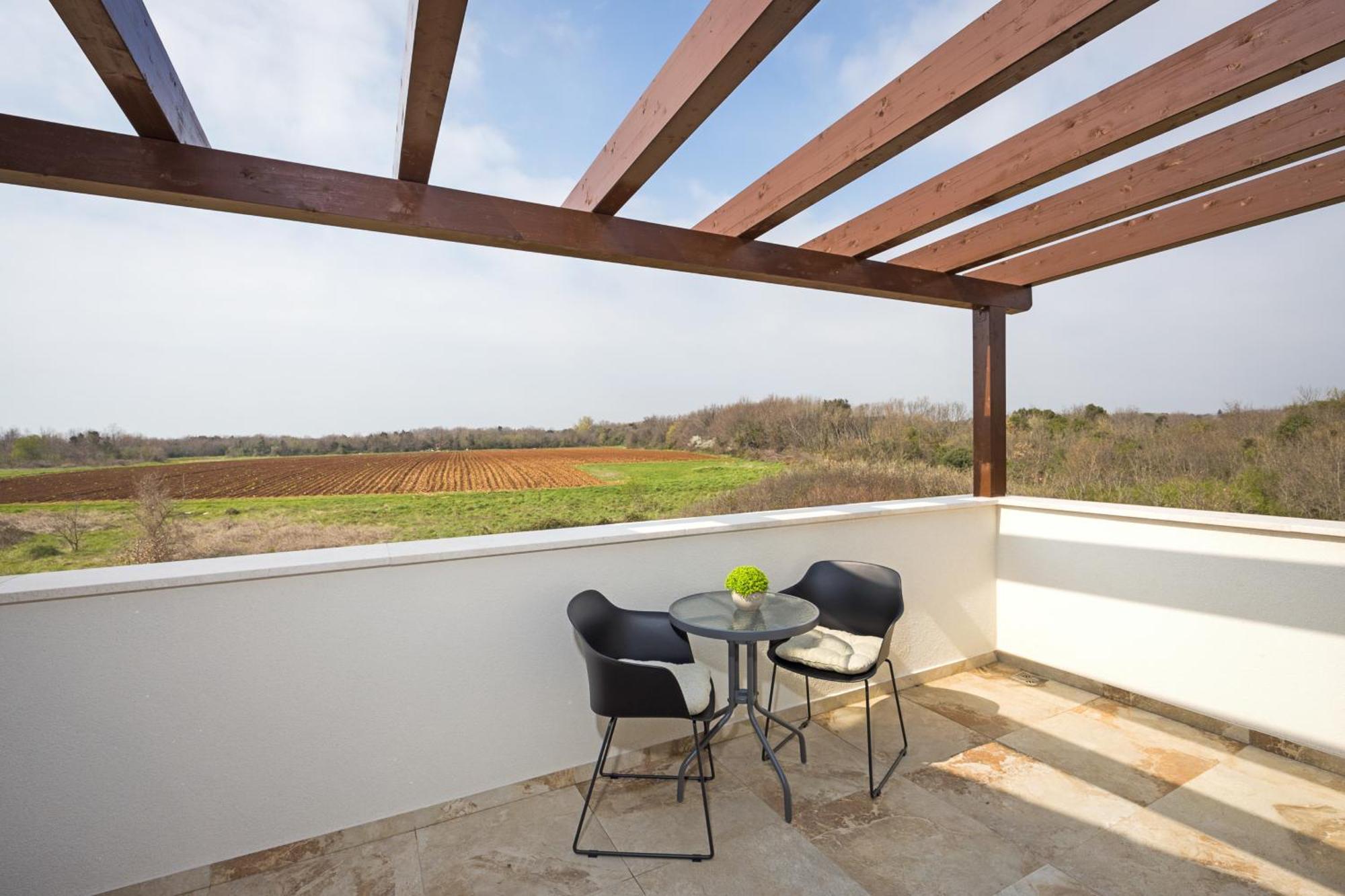 Villa Nur For 10 People Near With 45 M2 Private Pool & Jacuzzi Only 2 Km From *