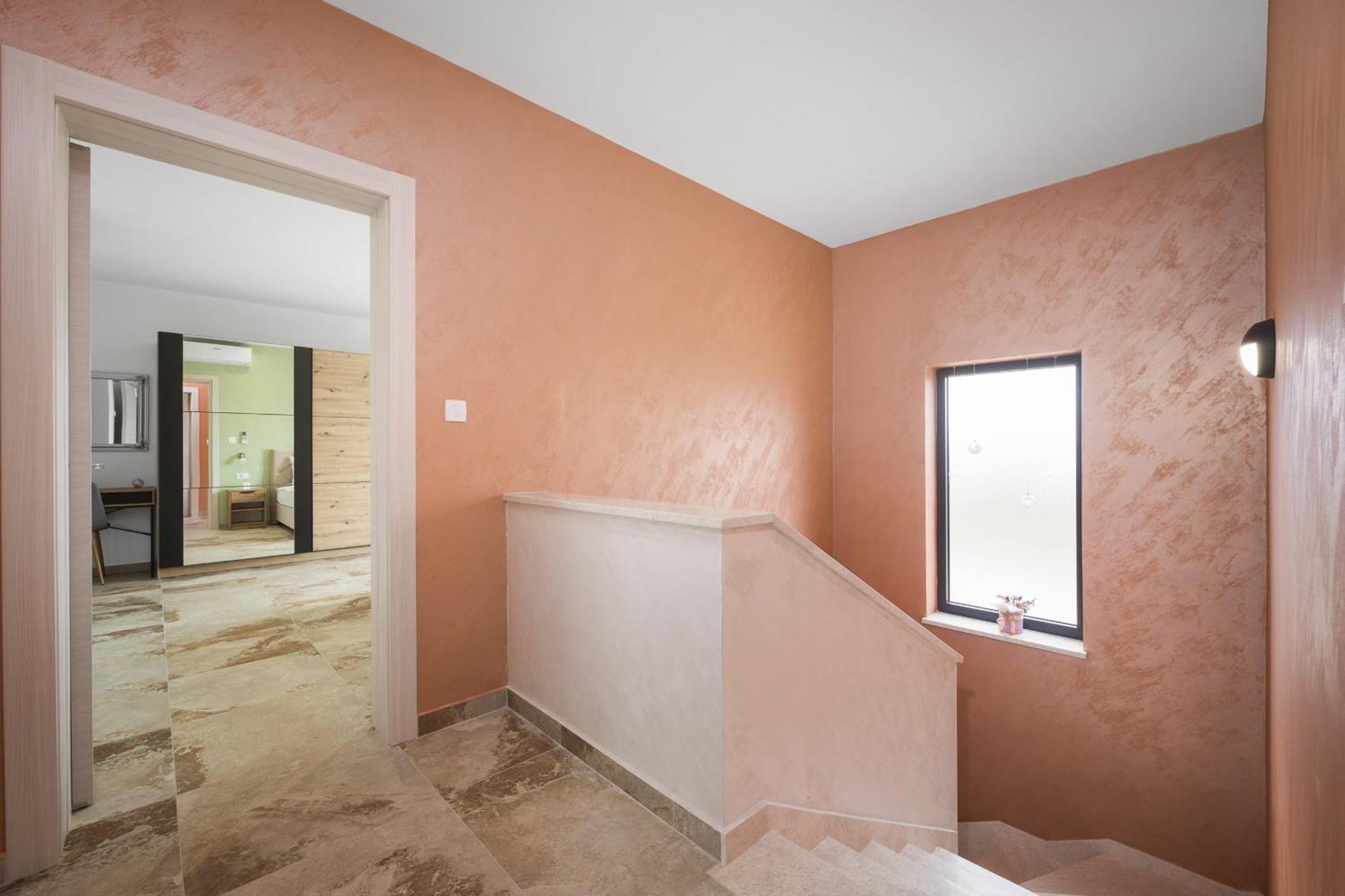 Nur For 10 People Near With 45 M2 Private Pool & Jacuzzi Only 2 Km From *