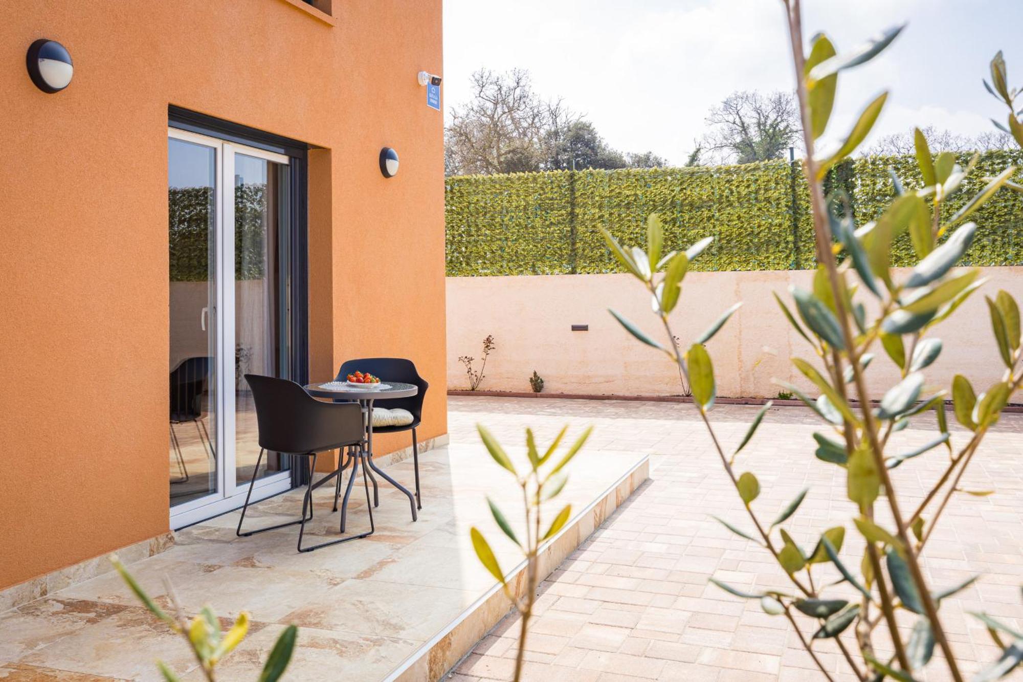 Nur For 10 People Near With 45 M2 Private Pool & Jacuzzi Only 2 Km From * Pula